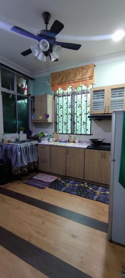 HAWWA SARA Muslim HOMESTAY Malacca Luaran gambar